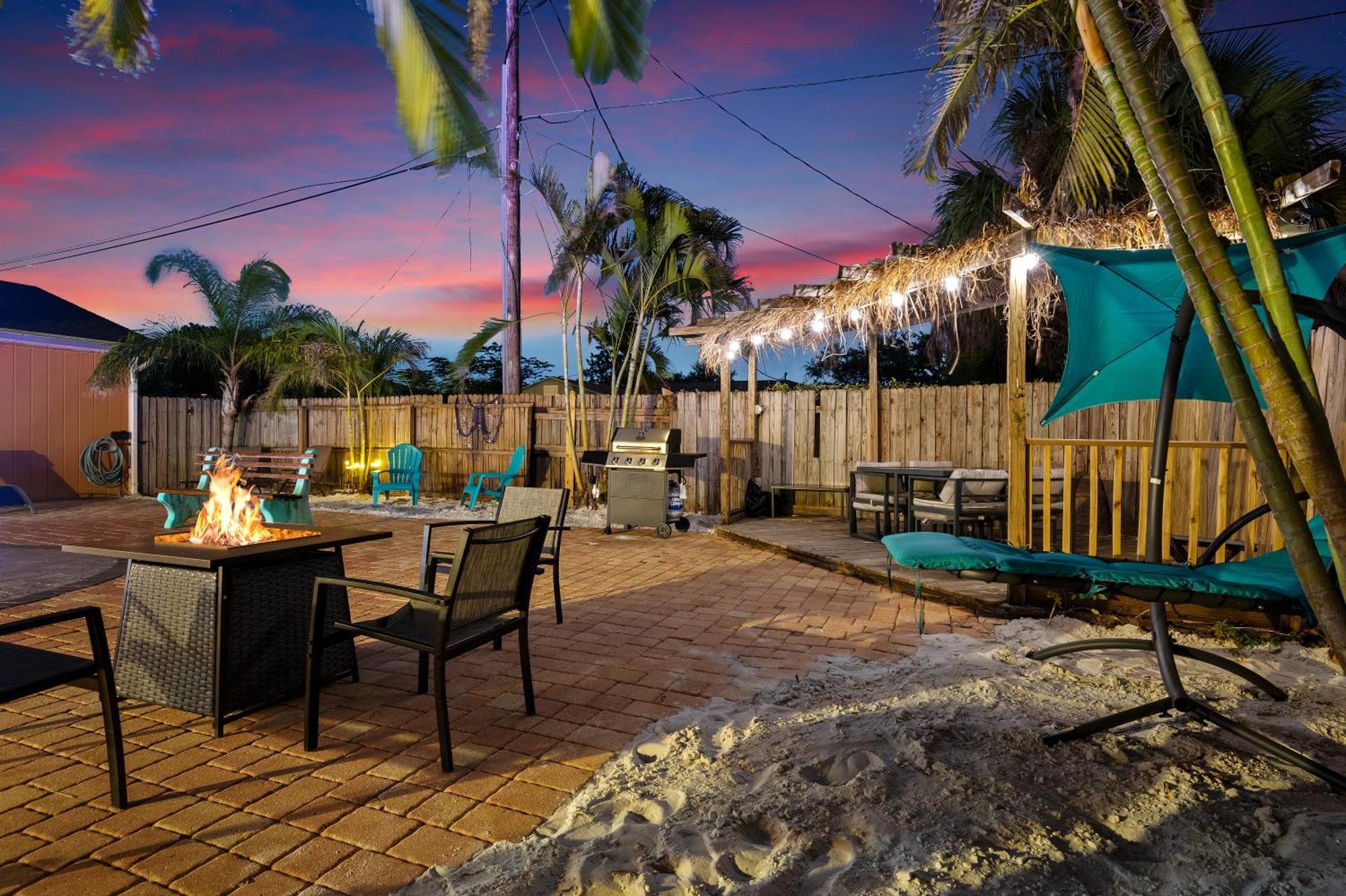 Coastal Villa W Amazing Courtyard - Splash Pad! Σεϊρασότα Εξωτερικό φωτογραφία