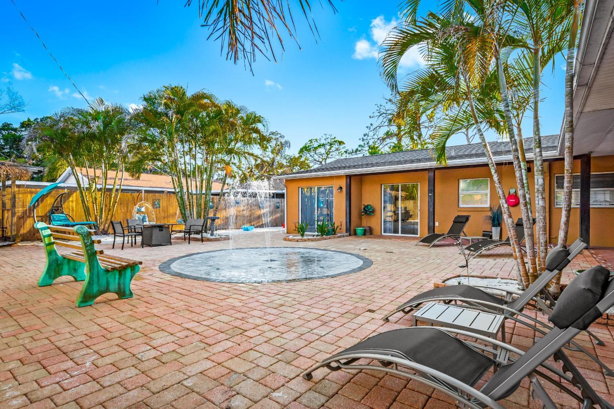 Coastal Villa W Amazing Courtyard - Splash Pad! Σεϊρασότα Εξωτερικό φωτογραφία
