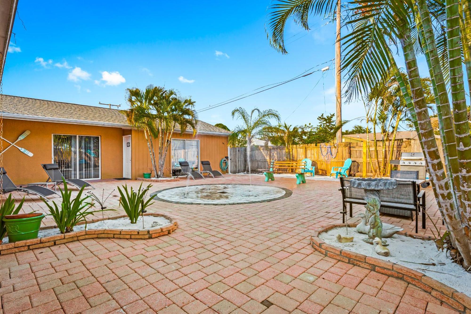 Coastal Villa W Amazing Courtyard - Splash Pad! Σεϊρασότα Εξωτερικό φωτογραφία