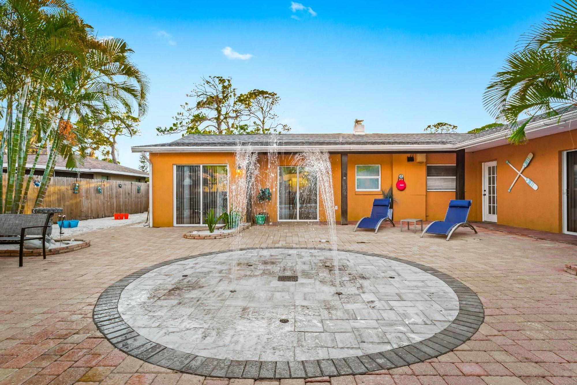 Coastal Villa W Amazing Courtyard - Splash Pad! Σεϊρασότα Εξωτερικό φωτογραφία